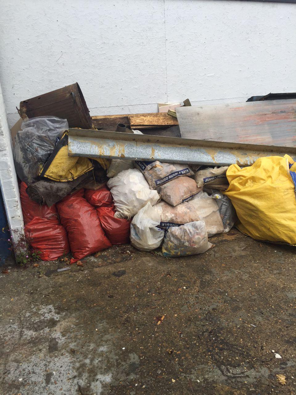 rubbish removalists Greenhithe